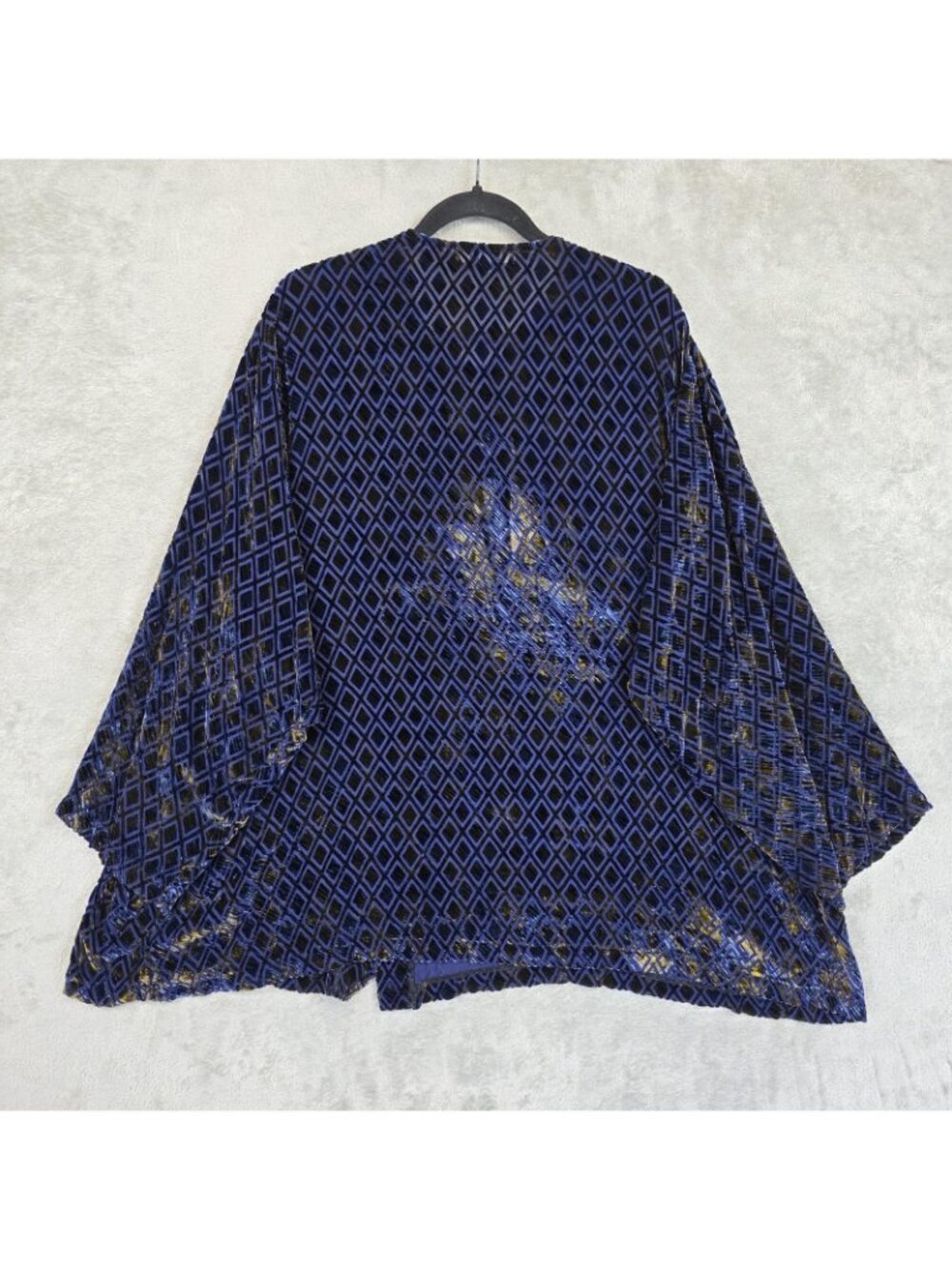 SaysWho? Blouse Womens 3 Blue Velvet Button Front Long Kimono Sleeve Geometric - Picture 2 of 8